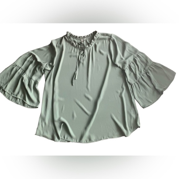 boho flowy sage green boho festival popover flirty blouse Feminine ruffles 18/20 - Picture 1 of 8